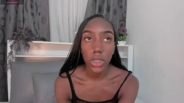 Snapshot of Mistt_Mia chatting on October 2, 2025, 7:54 pm Mistt Mia online show from October 2, 2025, 7:54 pm