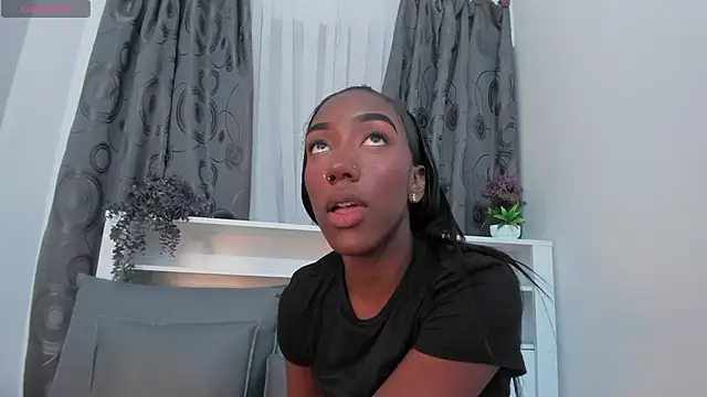 Snapshot of Mistt_Mia chatting on October 8, 2025, 7:22 pm Mistt Mia online show from October 8, 2025, 7:22 pm