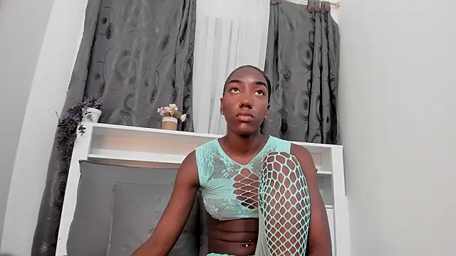 Snapshot of Mistt_Mia chatting on October 21, 2025, 7:03 pm Mistt Mia online show from October 21, 2025, 7:03 pm