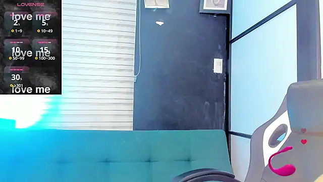 Snapshot of SamaraAnders_ chatting on November 4, 2025, 4:55 am SamaraAnders online show from November 4, 2025, 4:55 am