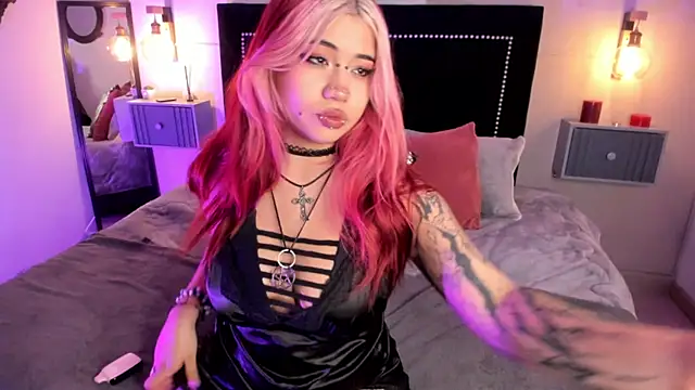 pinkk deemon online show from April 9, 2026, 1:27 pm