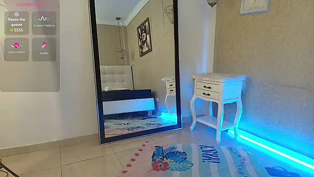 Miladiosa online show from October 26, 2025, 12:11 pm