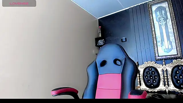 Kimberly Vazquez online show from December 3, 2025, 3:14 am