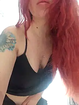 lunnaa  online show from March 1, 2026, 6:54 pm