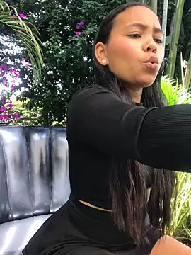 SophiaGuzman online show from February 20, 2026, 4:40 pm