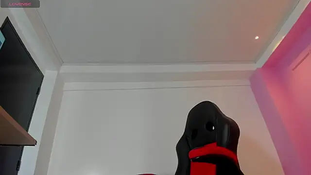 ALISSON BARKER online show from November 5, 2025, 12:27 pm