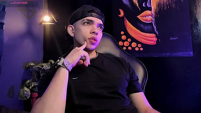 Eryonbradley online show from November 6, 2025, 11:22 am