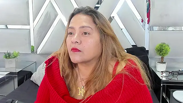 MonzerratBoyer online show from April 18, 2026, 7:07 pm