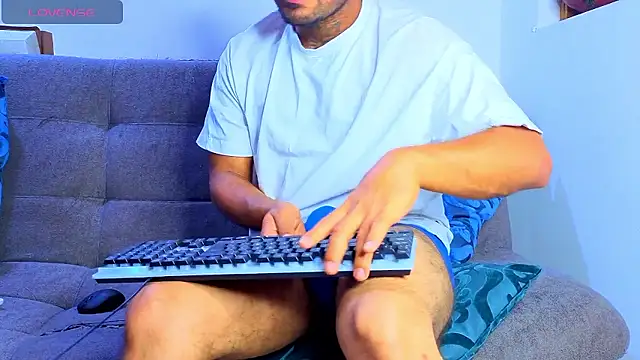 tomas smith1 online show from January 16, 2026, 4:05 am