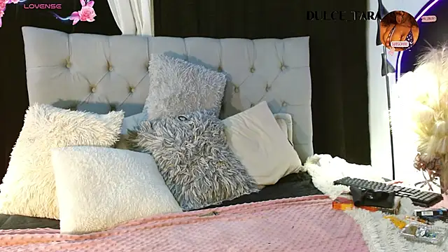 Snapshot of Dulce_Tara chatting on September 26, 2025, 1:09 am Dulce Tara online show from September 26, 2025, 1:09 am