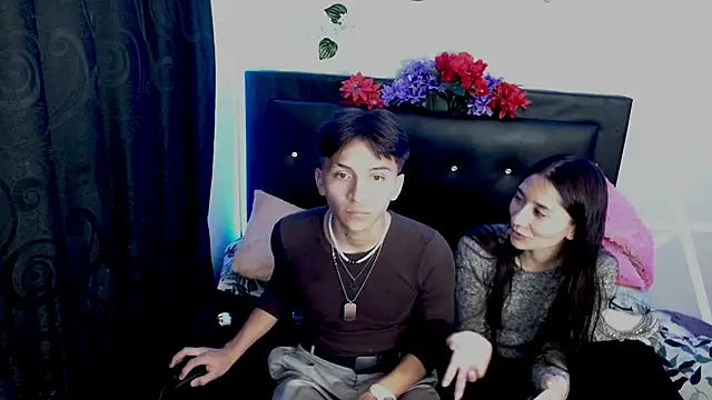 COZY7COUPLE online show from September 30, 2025, 11:54 pm