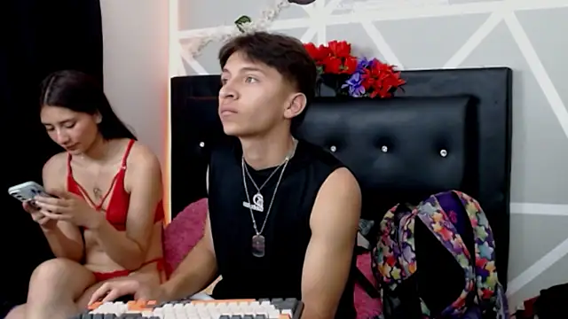 COZY7COUPLE online show from October 2, 2025, 11:45 pm