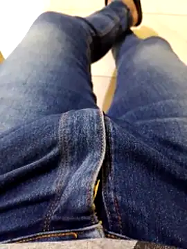 JoaoPedro17cm online show from October 14, 2025, 1:56 pm