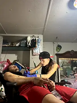 Snapshot of StoneyCam chatting on December 5, 2025, 4:32 am StoneyCam online show from December 5, 2025, 4:32 am