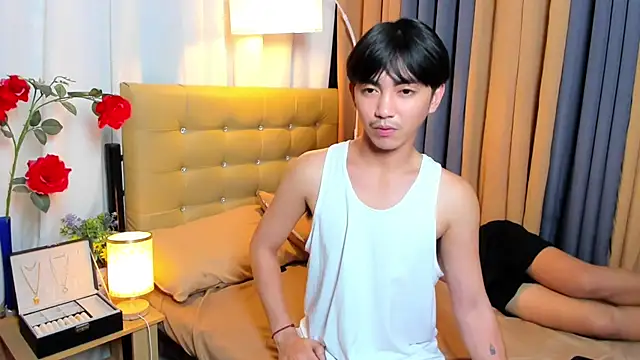 urhotasianboy online show from November 9, 2025, 7:28 am