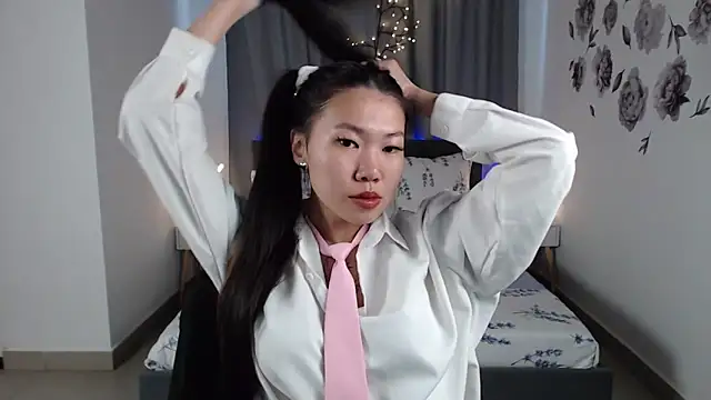 Snapshot of LunaPurrr chatting on September 13, 2025, 11:15 pm LunaPurrr online show from September 13, 2025, 11:15 pm