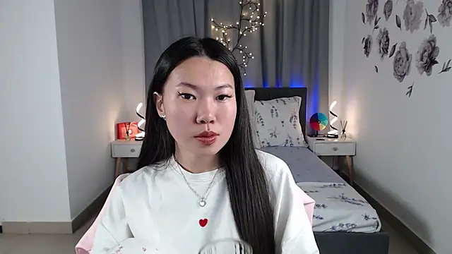 Snapshot of LunaPurrr chatting on September 14, 2025, 1:21 pm LunaPurrr online show from September 14, 2025, 1:21 pm