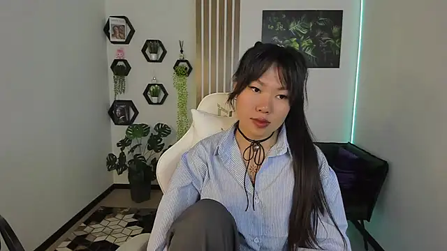 Snapshot of LunaPurrr chatting on September 28, 2025, 11:10 pm LunaPurrr online show from September 28, 2025, 11:10 pm