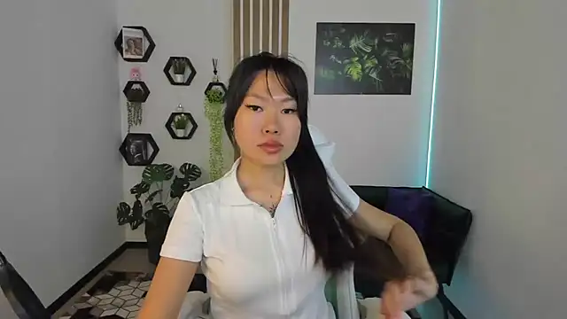 Snapshot of LunaPurrr chatting on September 29, 2025, 11:20 pm LunaPurrr online show from September 29, 2025, 11:20 pm