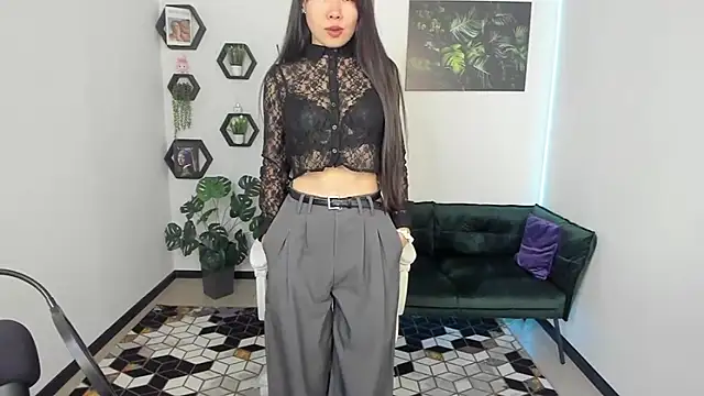 Snapshot of LunaPurrr chatting on October 3, 2025, 11:24 pm LunaPurrr online show from October 3, 2025, 11:24 pm