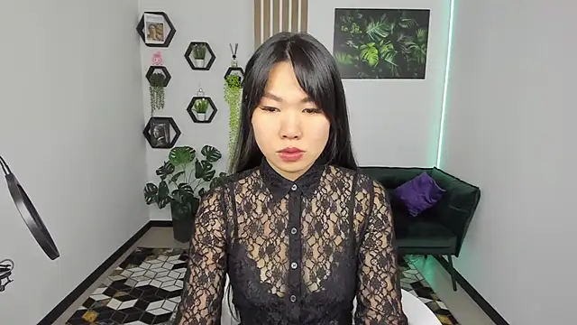 Snapshot of LunaPurrr chatting on October 7, 2025, 11:13 pm LunaPurrr online show from October 7, 2025, 11:13 pm