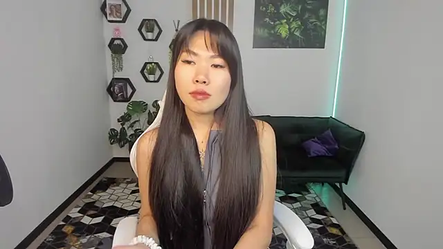 Snapshot of LunaPurrr chatting on October 9, 2025, 11:14 pm LunaPurrr online show from October 9, 2025, 11:14 pm