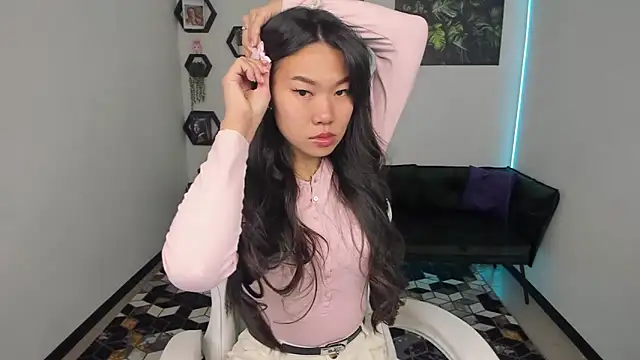 Snapshot of LunaPurrr chatting on October 16, 2025, 11:06 pm LunaPurrr online show from October 16, 2025, 11:06 pm