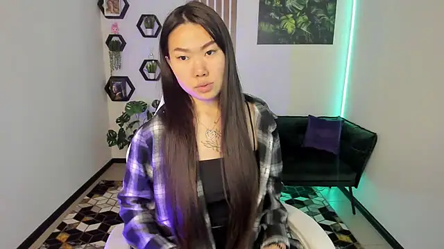 Snapshot of LunaPurrr chatting on November 23, 2025, 11:37 pm LunaPurrr online show from November 23, 2025, 11:37 pm