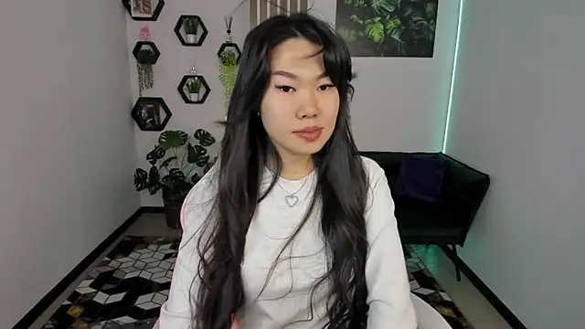 Snapshot of LunaPurrr chatting on November 28, 2025, 12:24 am LunaPurrr online show from November 28, 2025, 12:24 am