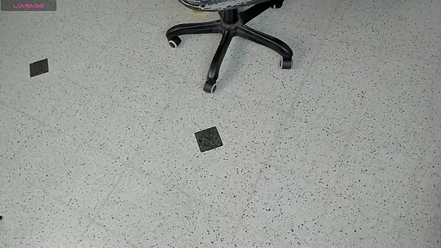 JamesDeker online show from October 22, 2025, 8:08 pm