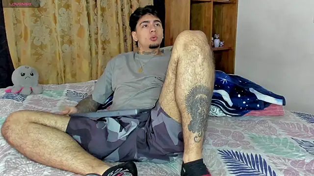 JamesDeker online show from January 7, 2026, 1:35 pm