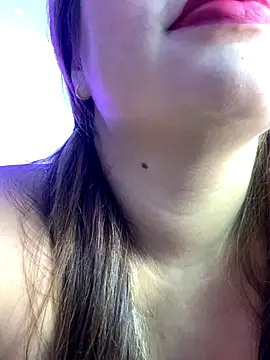 Velveet x online show from October 31, 2025, 12:06 pm