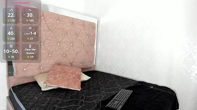 JulianaCarter online show from November 13, 2025, 5:23 pm