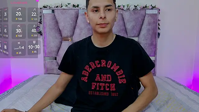 lana and liam  online show from October 25, 2025, 10:34 am