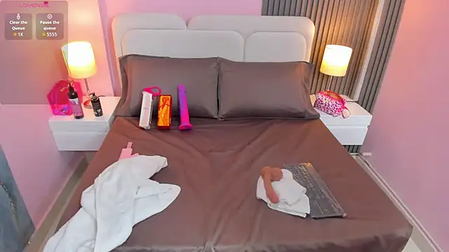 Snapshot of Clawdeen__wolf chatting on November 12, 2025, 8:19 pm Clawdeen wolf online show from November 12, 2025, 8:19 pm