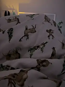 lyckligasteparet online show from November 23, 2025, 9:14 pm