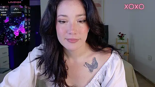 Eliih 01 online show from November 14, 2025, 2:54 am