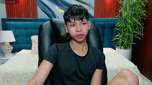 dilan 911 online show from December 15, 2025, 6:34 pm