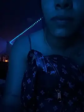 sofia  blaze online show from October 23, 2025, 4:01 am