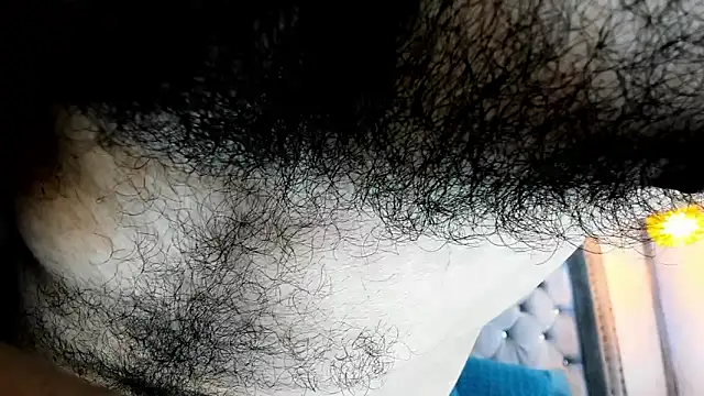 latinhotmuscle online show from November 12, 2025, 7:57 pm