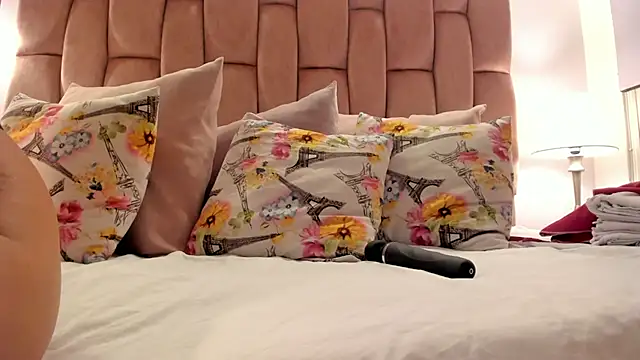 aishathornee online show from January 11, 2026, 7:19 pm