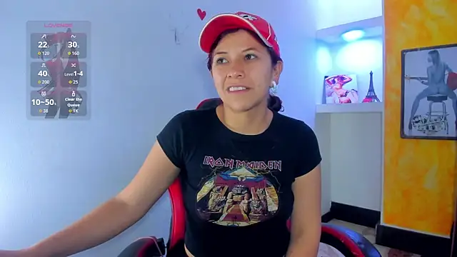Snapshot of Raven_Rouge_ chatting on June 14, 2026, 12:29 pm Raven Rouge online show from June 14, 2026, 12:29 pm