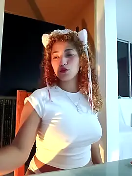 Snapshot of Vikyvoyeur chatting on September 28, 2025, 12:05 am Vikyvoyeur online show from September 28, 2025, 12:05 am