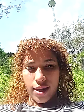 Snapshot of Vikyvoyeur chatting on November 5, 2025, 7:14 pm Vikyvoyeur online show from November 5, 2025, 7:14 pm