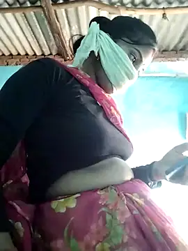 Hot-qwer online show from December 23, 2025, 10:24 am