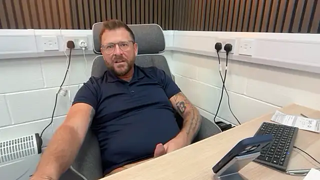 bilf1978 online show from March 4, 2026, 7:14 am