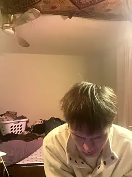 XanderOzzz online show from December 16, 2025, 6:51 am