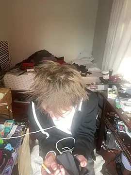 XanderOzzz online show from February 14, 2026, 5:43 pm