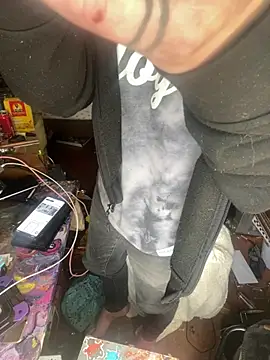 XanderOzzz online show from February 17, 2026, 8:48 pm