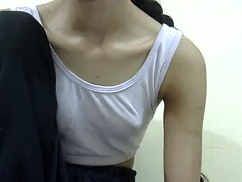 smallcuute online show from January 10, 2026, 11:12 am